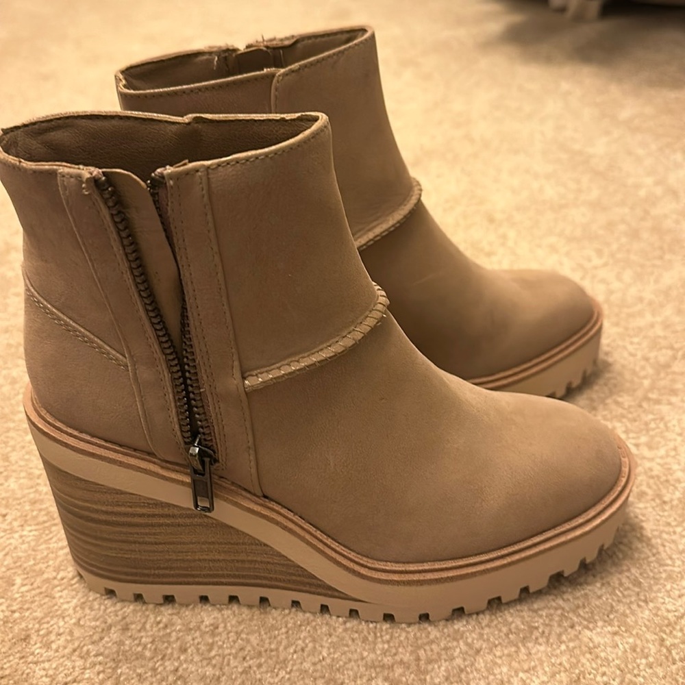 Super cute platform boots